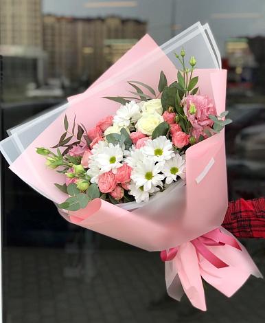 Букет цветов из: Розы, Лизиантусы и Хризантемы в Джигинка